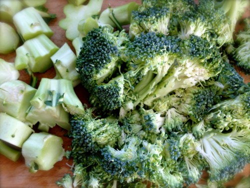 Coarsely chopped broccoli Coarsely chopped broccoli