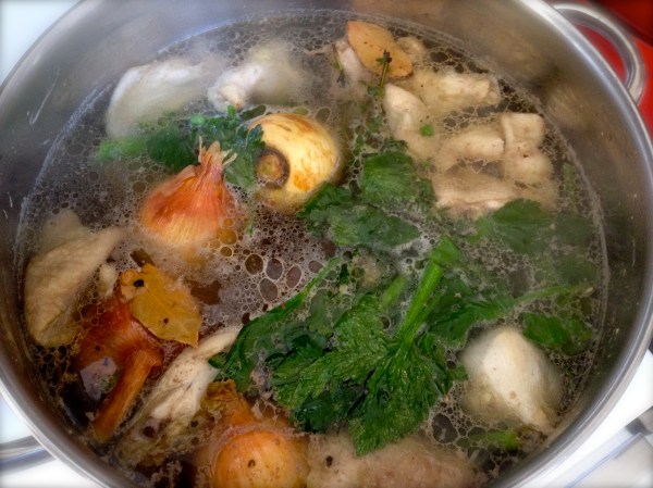 White foam settled after reducing the heat. Simmer mode