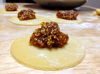 Fig and sesame seed filling