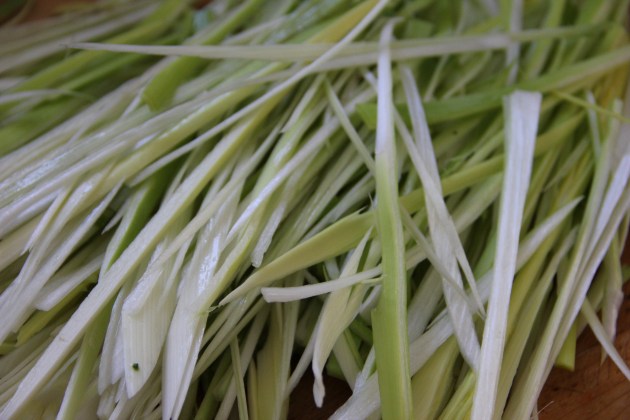 Leeks, sliced into thin linguini