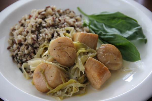 Scallops & Leeks served alongside steamed mixed grains