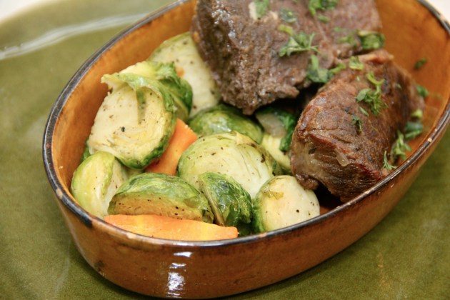 Beef Short Ribs in A Clay Pot