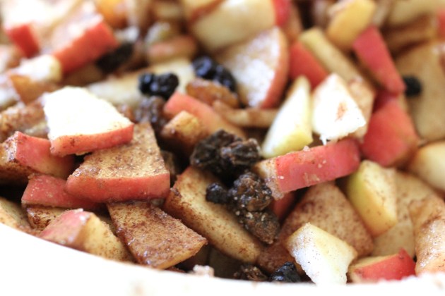 Apple Challah With Raisins - filling