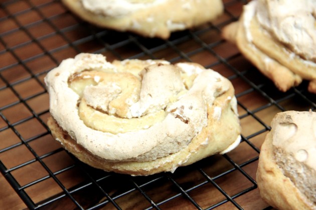 Cheese Swirls: meringue filling